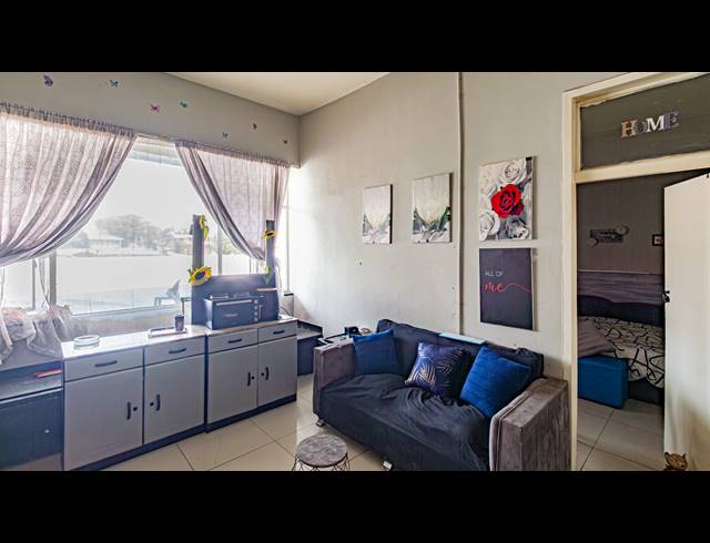 1 BEDROOM APARTMENT FOR SALE IN ALBERTON NORTH